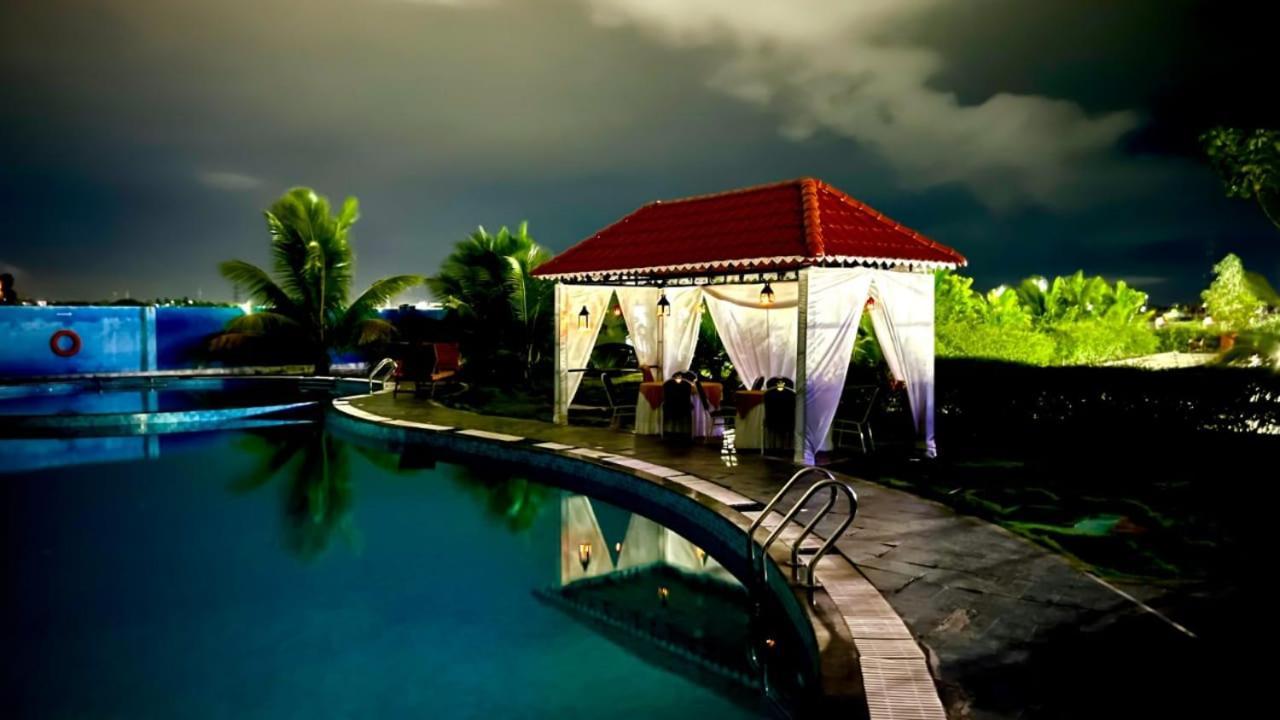 Silver Stone Park Resort, Kovilpatti Zewnętrze zdjęcie