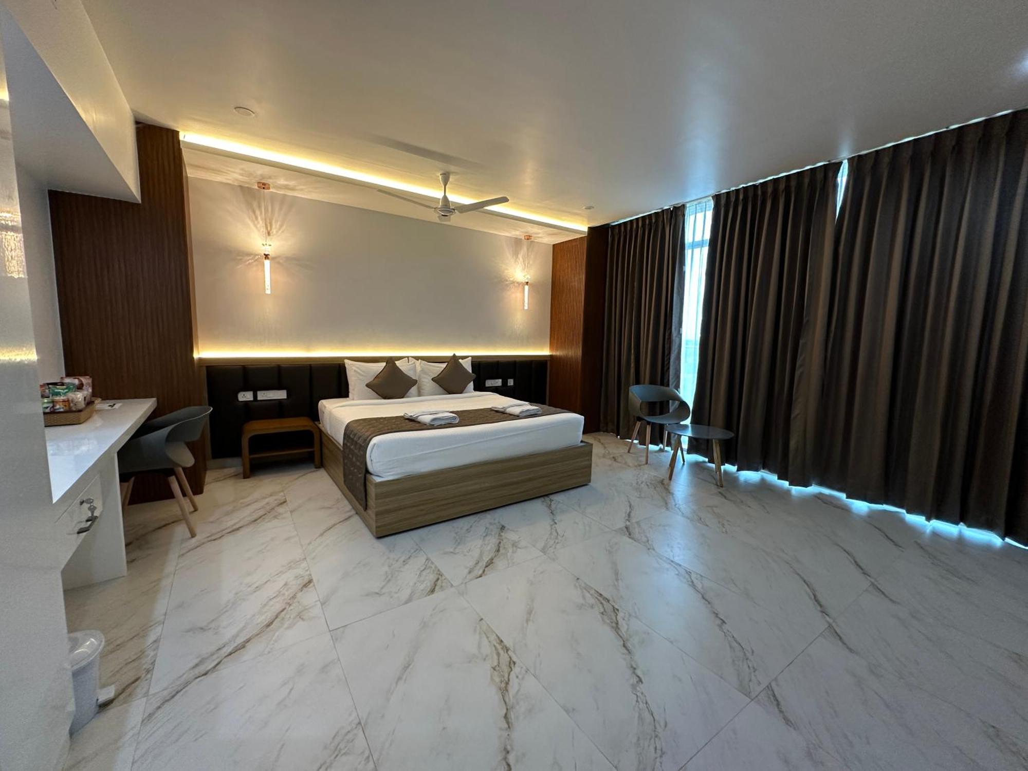 Silver Stone Park Resort, Kovilpatti Zewnętrze zdjęcie