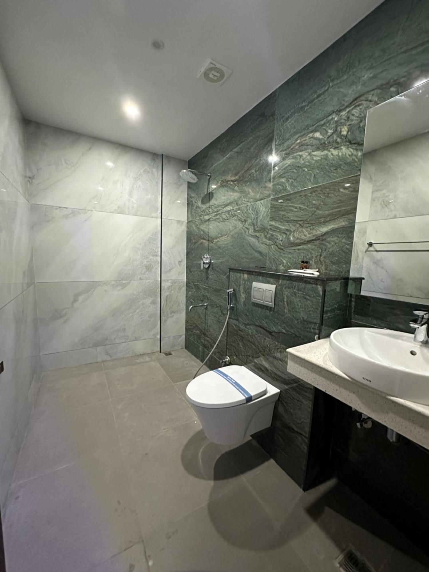 Silver Stone Park Resort, Kovilpatti Zewnętrze zdjęcie