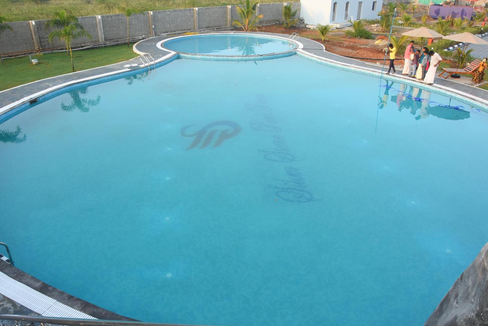 Silver Stone Park Resort, Kovilpatti Zewnętrze zdjęcie