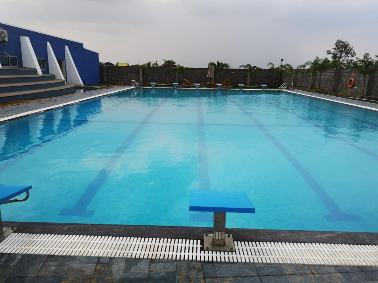 Silver Stone Park Resort, Kovilpatti Zewnętrze zdjęcie