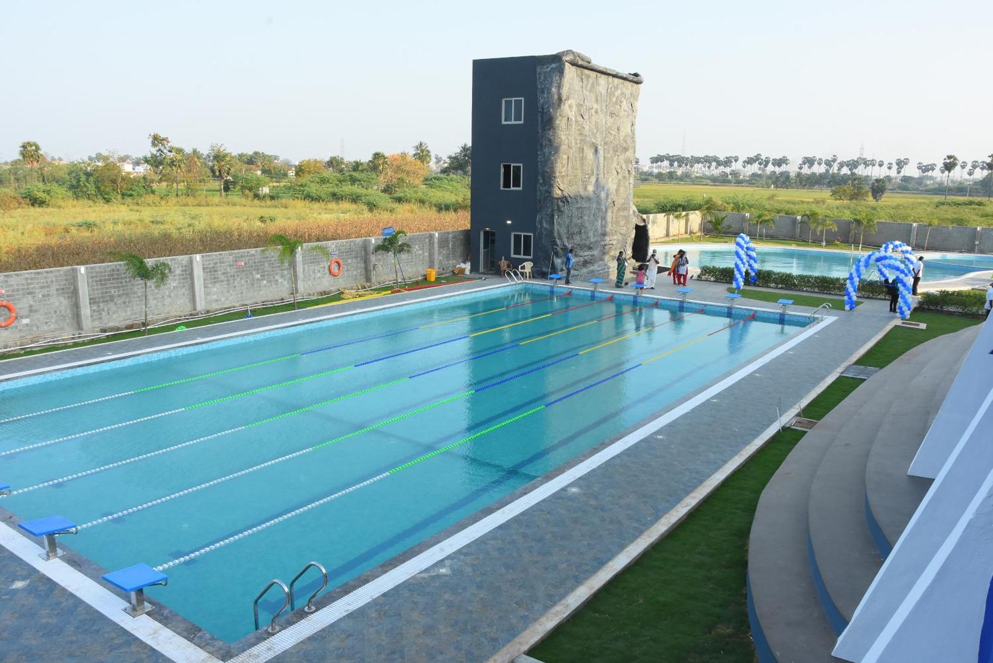 Silver Stone Park Resort, Kovilpatti Zewnętrze zdjęcie